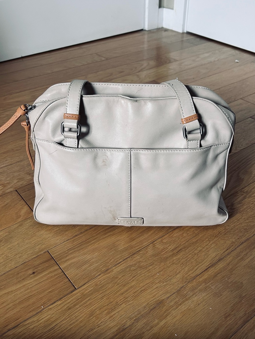 RADLEY LONDON Cream Leather Shoulder Bag with Tan Trim
